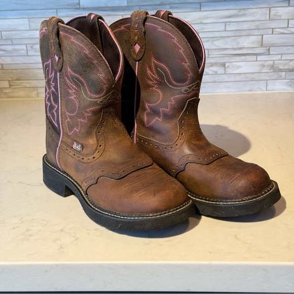 Justin Boots Shoes - Justin Gypsy Brown Leather Embroidered Pull On Western Boot Size 8.5 B L9903